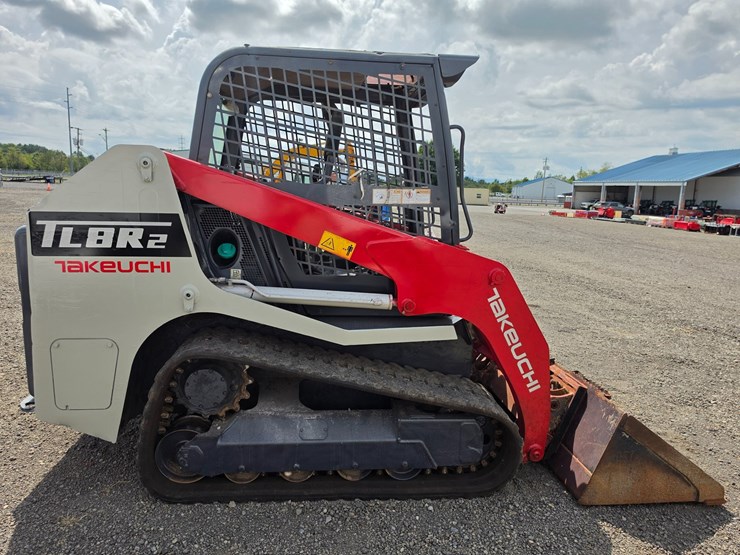 #2099-•-takenchi-tl-8r2-track-skid-steer-image-4