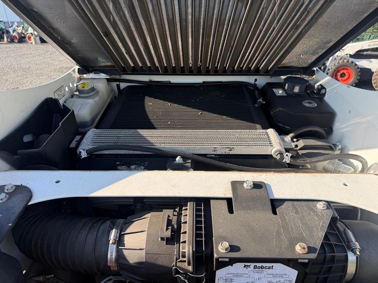 2018-bobcat-s550-image-15