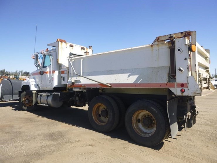 2008-international-df557-t/a-dump-truck-image-5