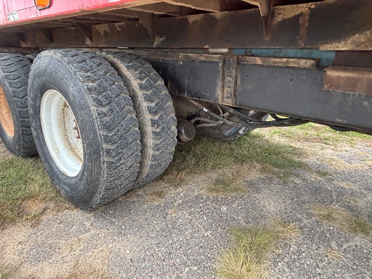 #1201-•-1999-sterling-silage-truck-(has-wi-title)-image-17