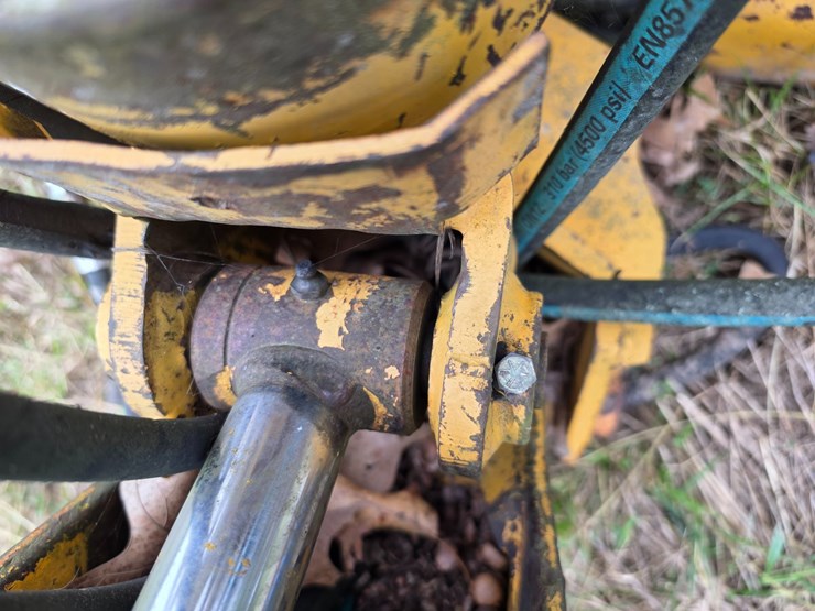 #25268-•-international-3082-series-a-back-hoe-attachment-image-24