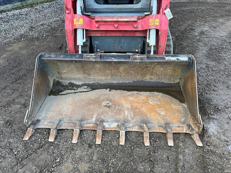2020-takeuchi-tl8-image-12