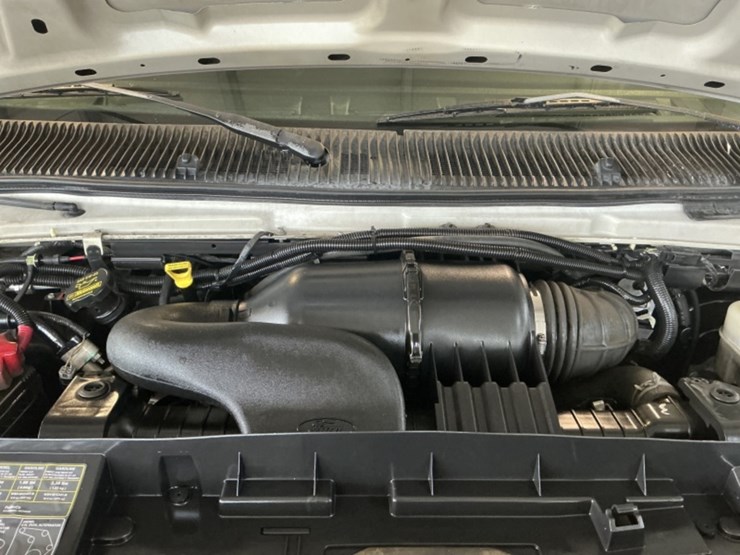 2009-ford-cargo-image-11