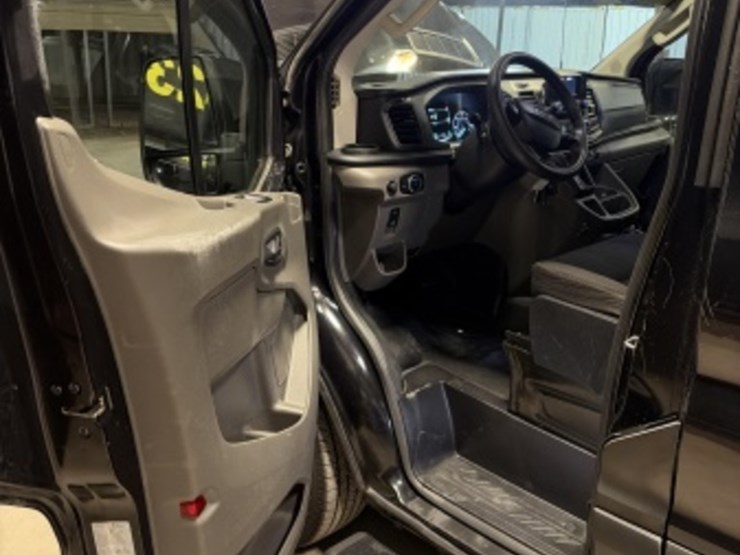 2021-ford-transit-image-28