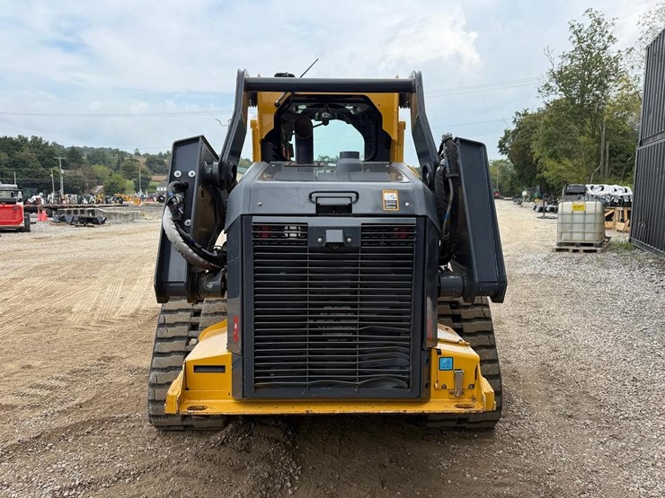 2024-deere-331g-image-3