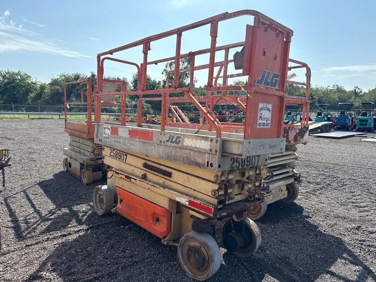 jlg-2030es-image-1