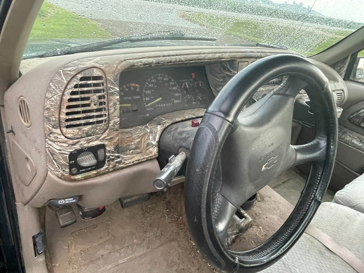1996-chevrolet-3500-image-32