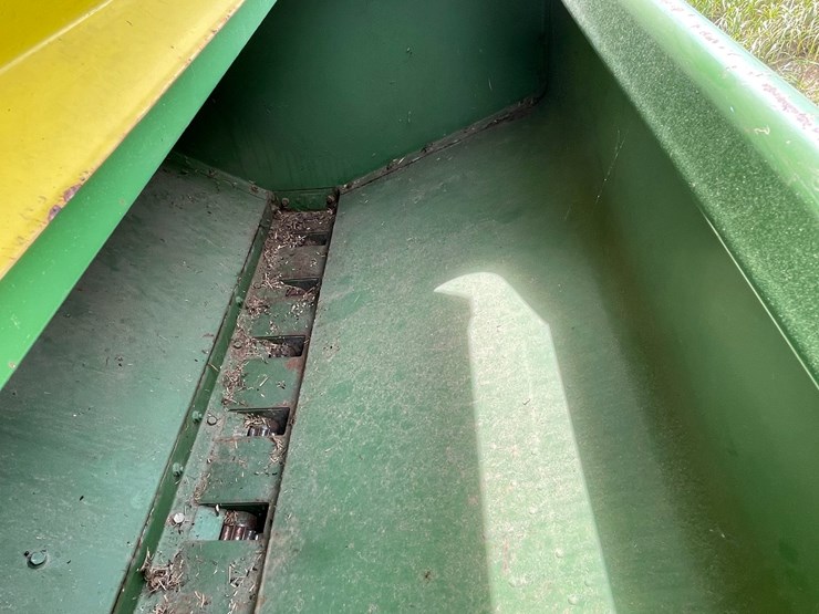 john-deere-12-image-17