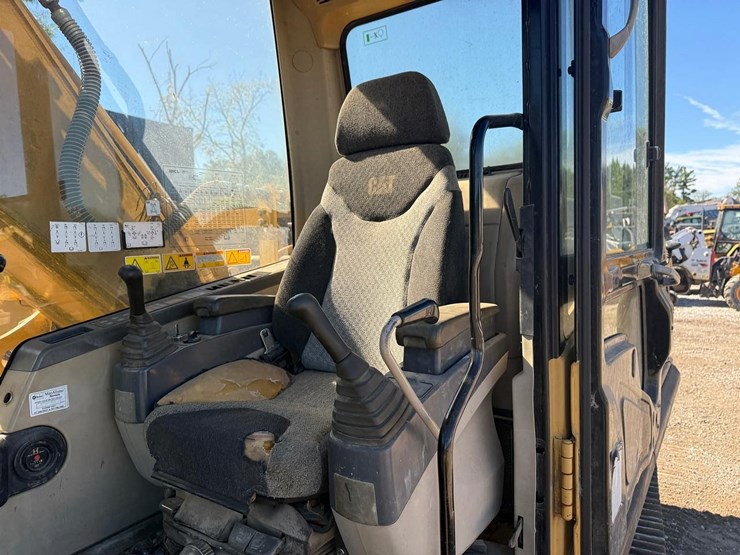 2005-caterpillar-320cl-image-22