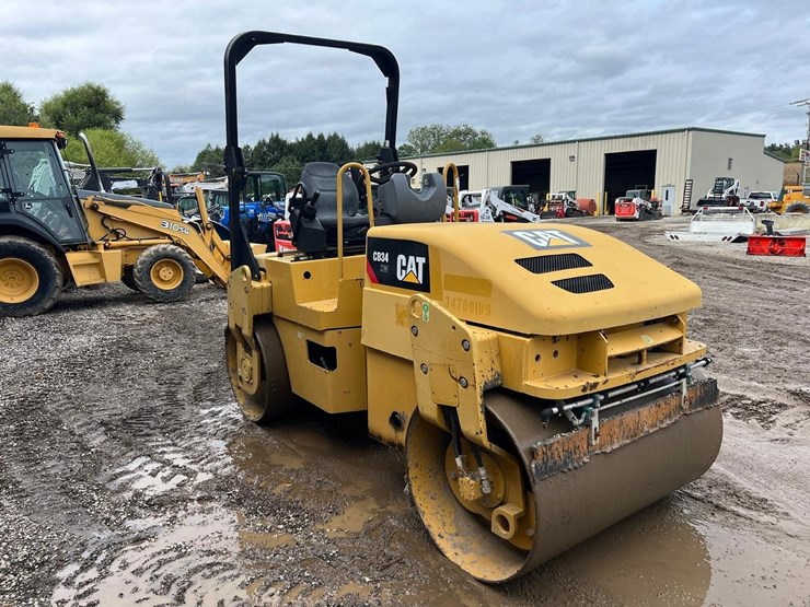 2010-caterpillar-cb34xw-image-8