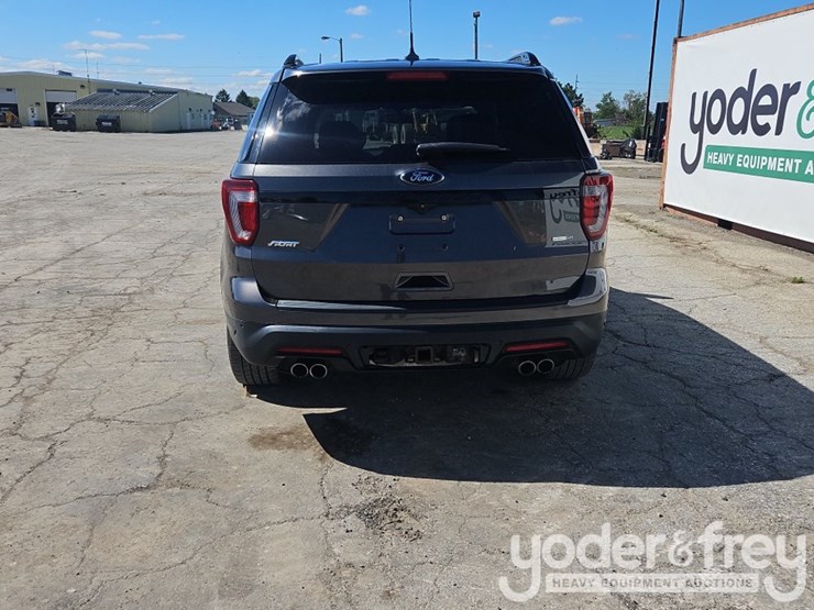 2019-ford-explorer-image-5