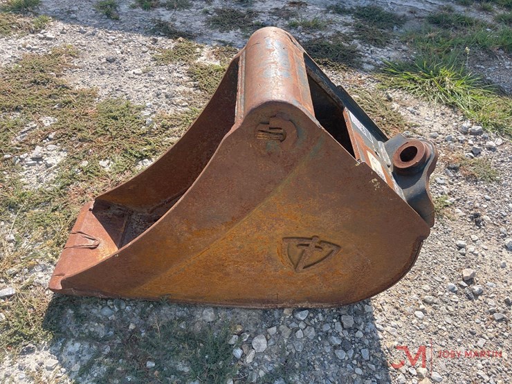 13-excavator-smooth-bucket-image-6