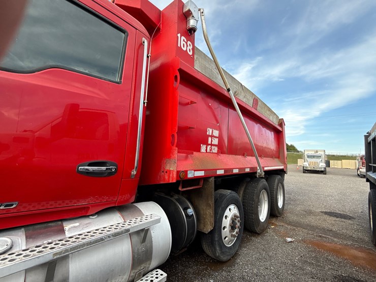 2016-kenworth-t880-image-11