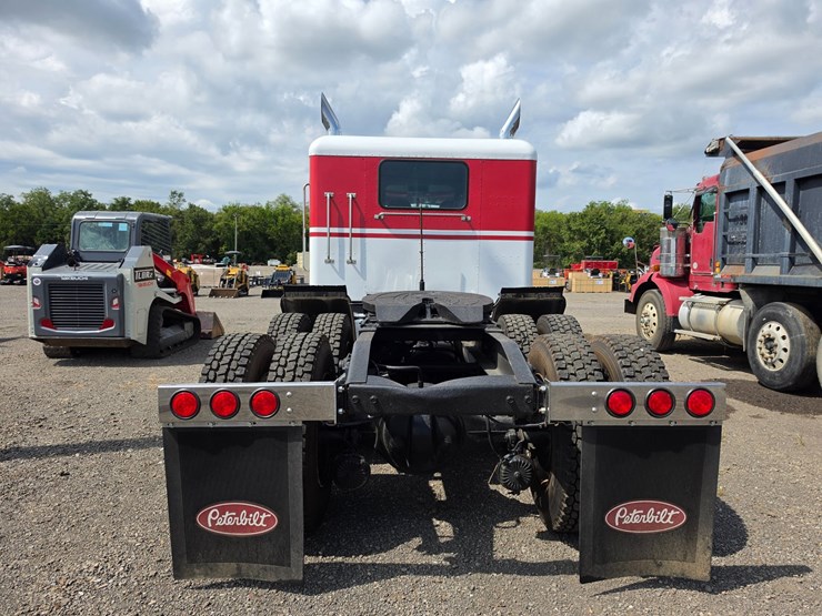 1984-peterbilt-359-image-7