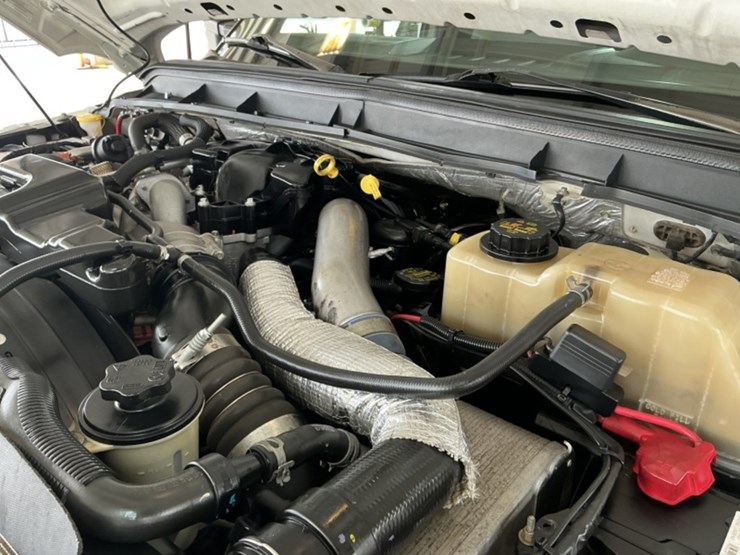 2012-ford-f550-image-11