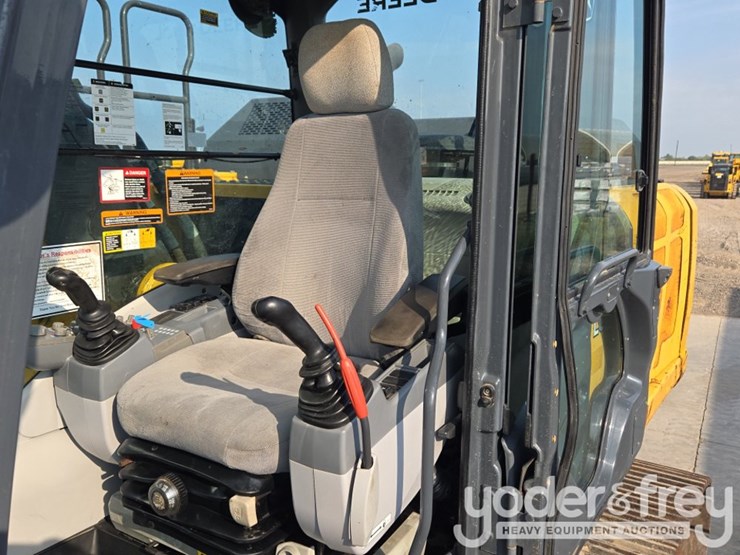 2019-deere-210g-lc-image-73