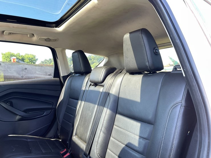 2014-ford-escape-titanium-image-23