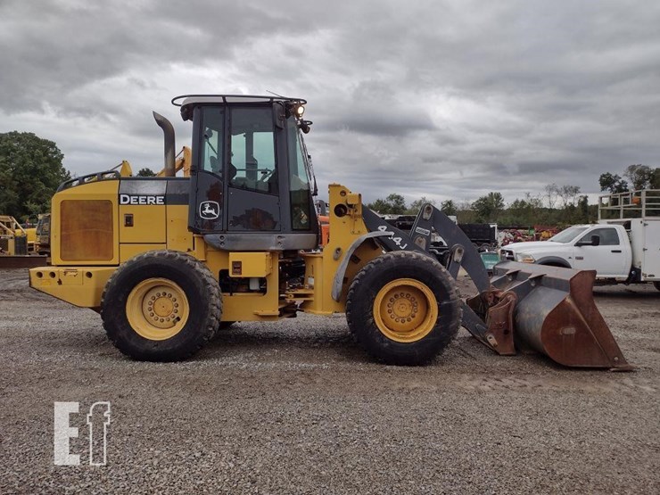2006-deere-444j-image-3
