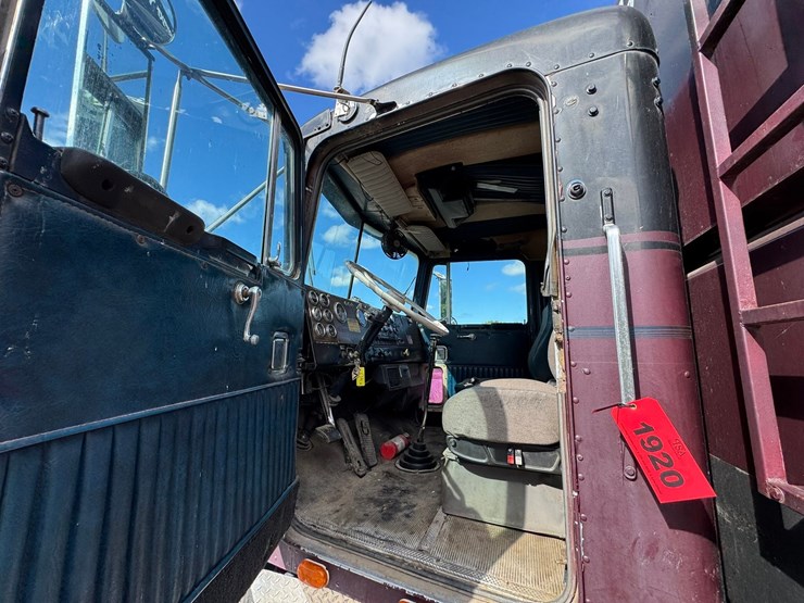 1981-kenworth-w900-image-35