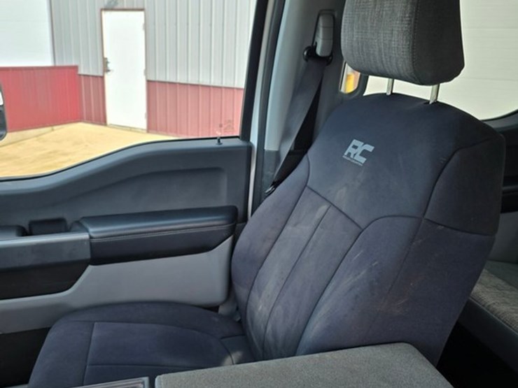 2023-ford-f350-xlt-image-24