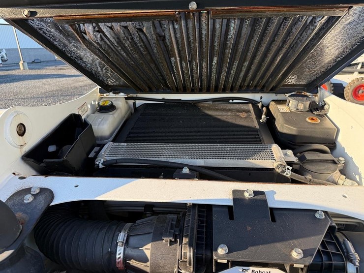 2018-bobcat-s550-image-15