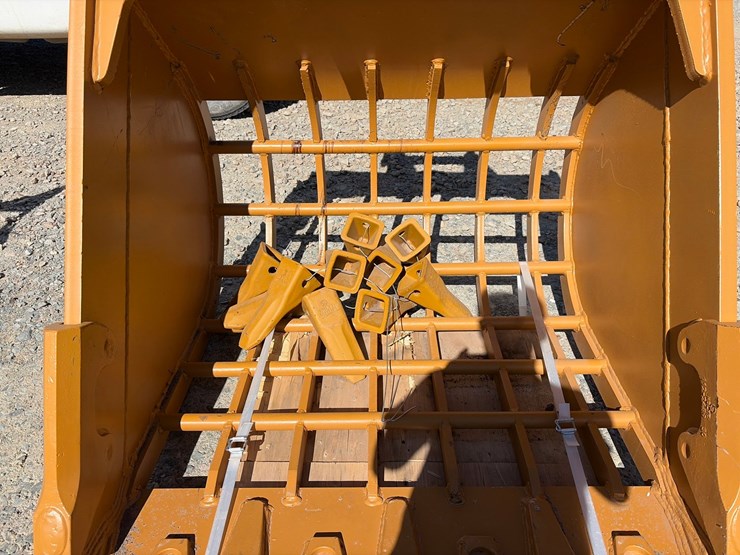 caterpillar-320-image-5