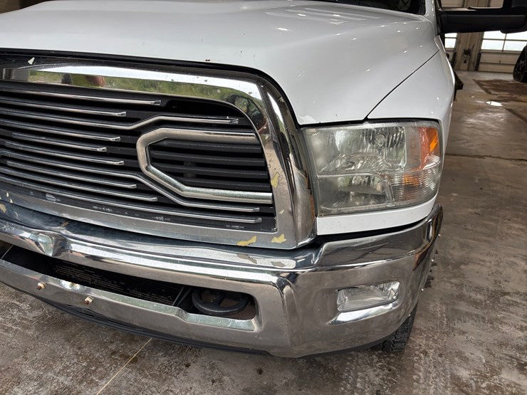 2015-dodge-ram-3500-image-11