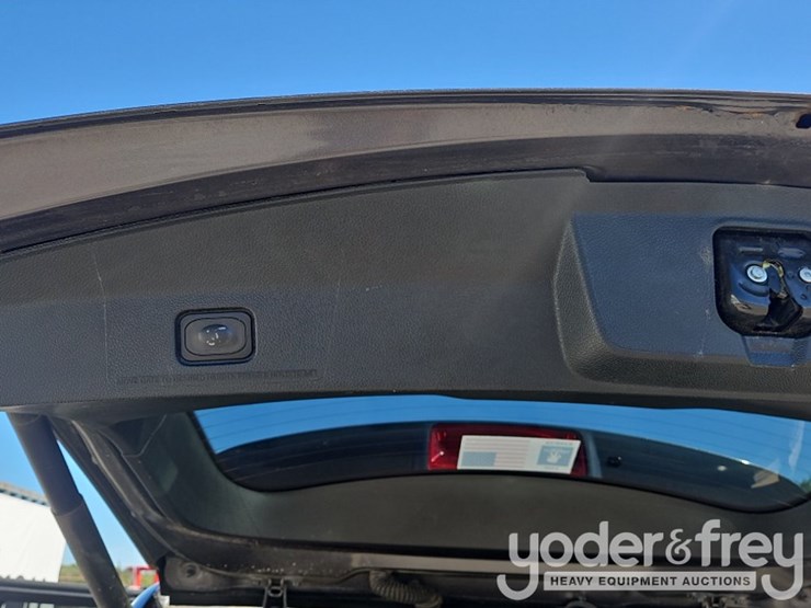 2019-ford-explorer-image-30