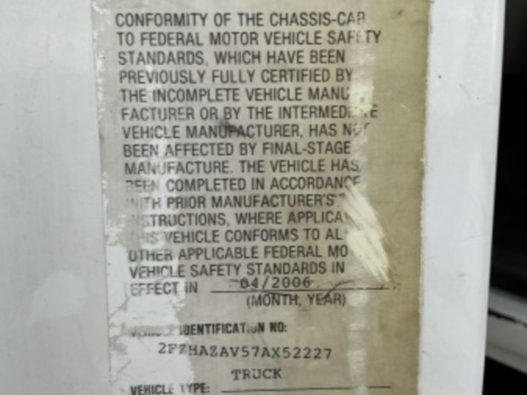 2007-sterling-lt9500-image-22