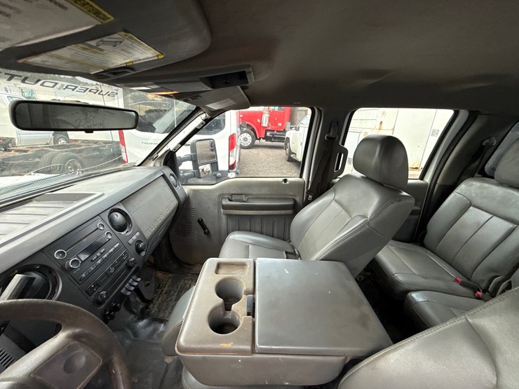 2011-ford-f350-image-17