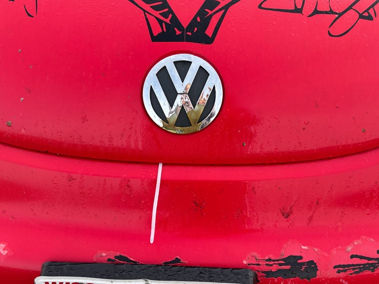 #1307-•-2001-volkswagon-beetle-(has-wi-title)-image-10
