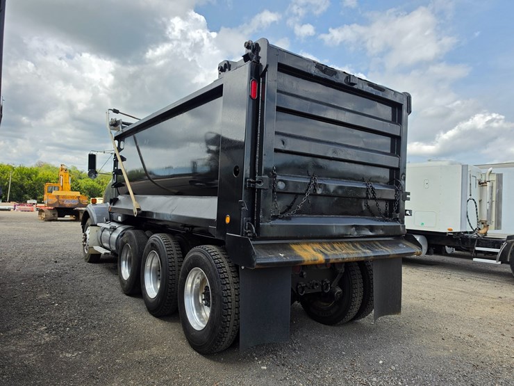 2013-kenworth-t800-image-10