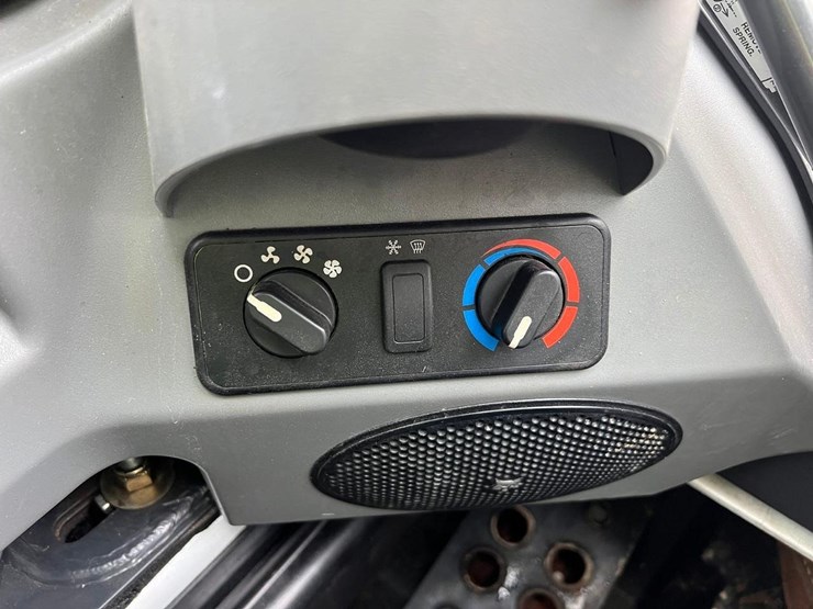 2018-bobcat-s570-image-24