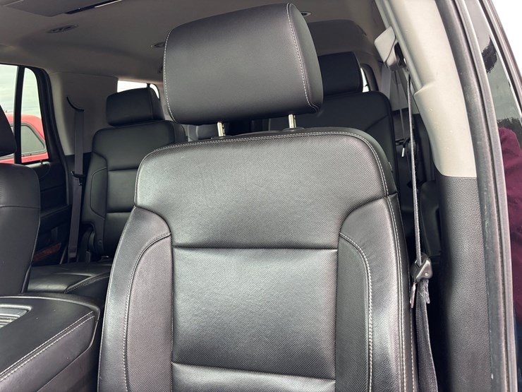 2015-chevrolet-tahoe-ltz-image-29