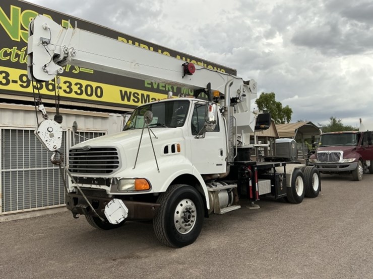 2007-sterling-lt9500-image-2