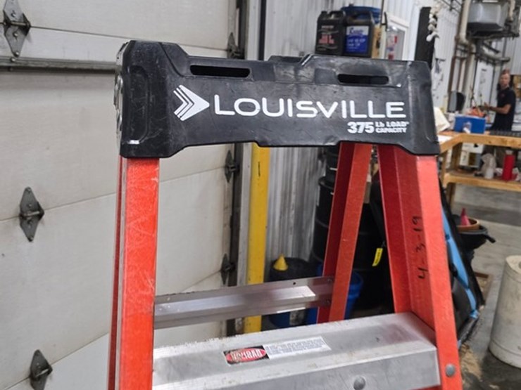 #9750-•-louisville-6'-step-ladder-image-7