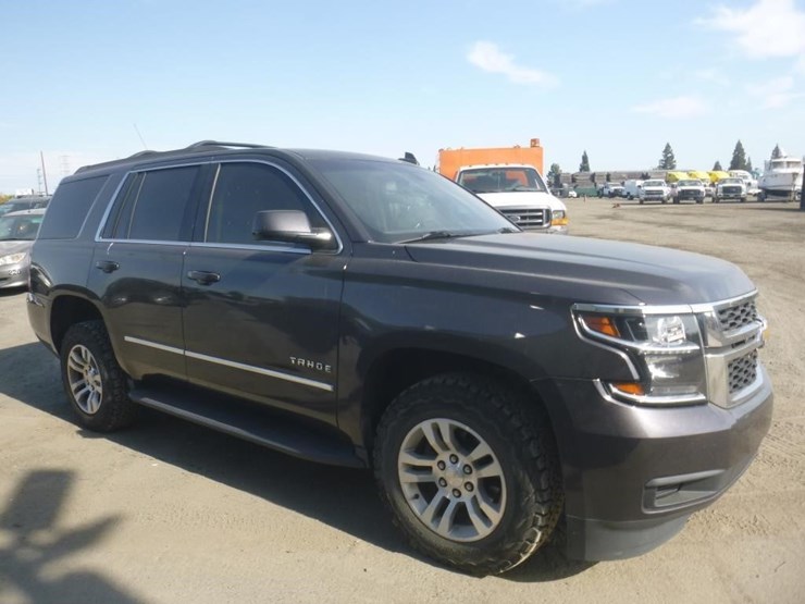 2018-chevrolet-tahoe-image-2