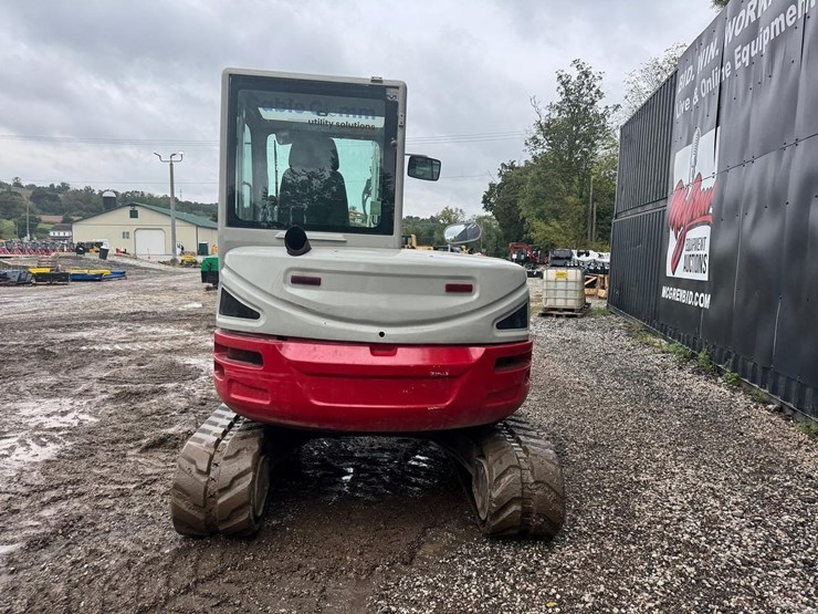 2016-takeuchi-tb260-image-5