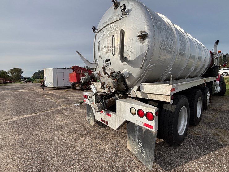 #1203-•-2004-mack-cv713-vacuum-pump-truck-(has-wi-title)-image-44