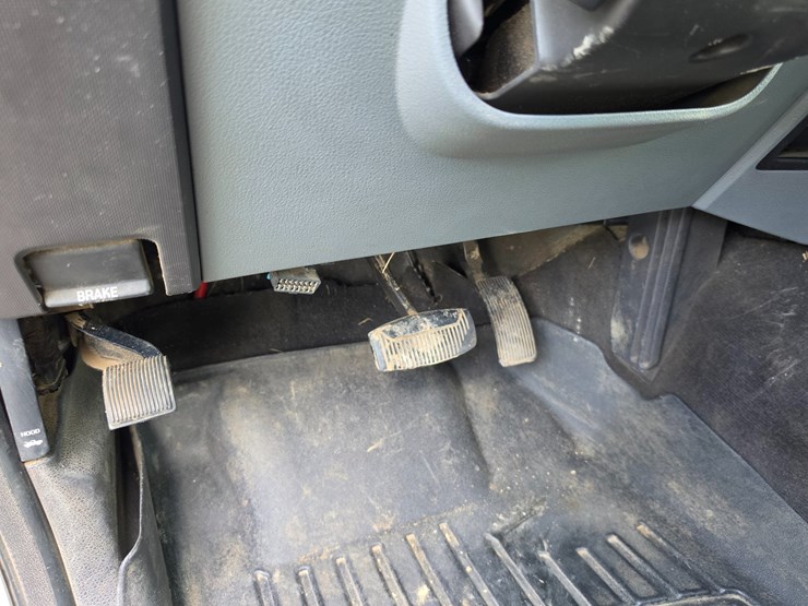 2011-ford-f250-image-21