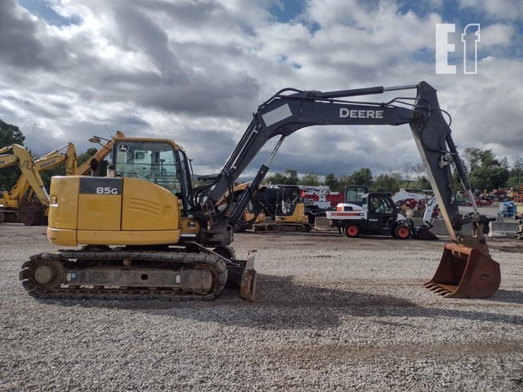 2018-deere-85g-image-3
