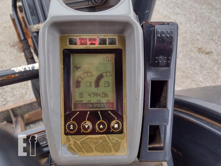 2016-deere-35g-image-7