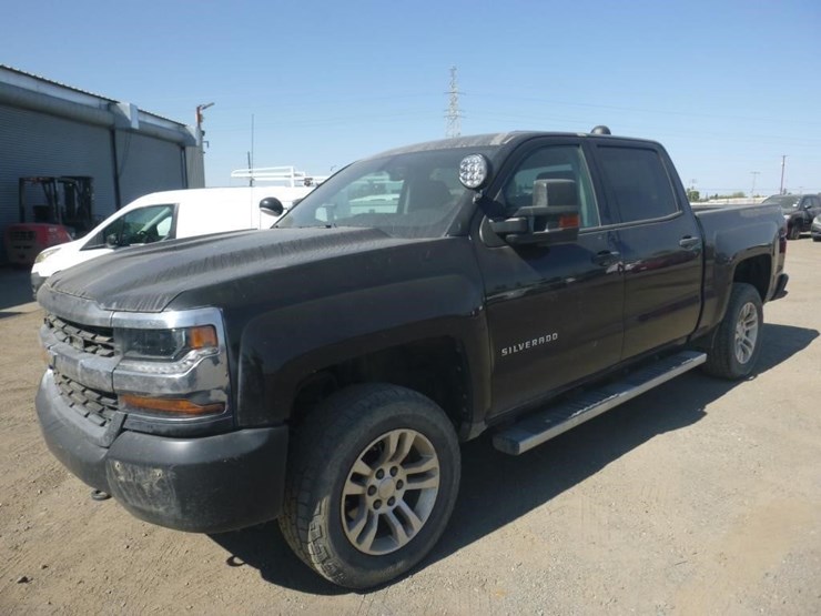 2018-chevrolet-1500-image-1