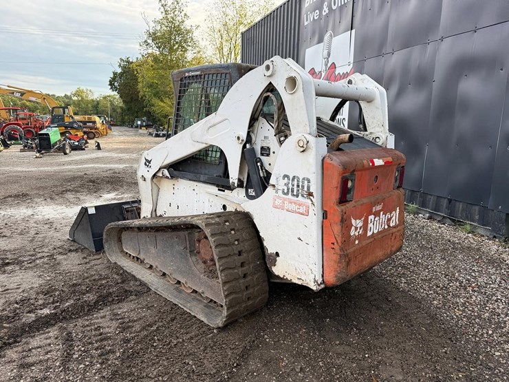 2006-bobcat-t300-image-2