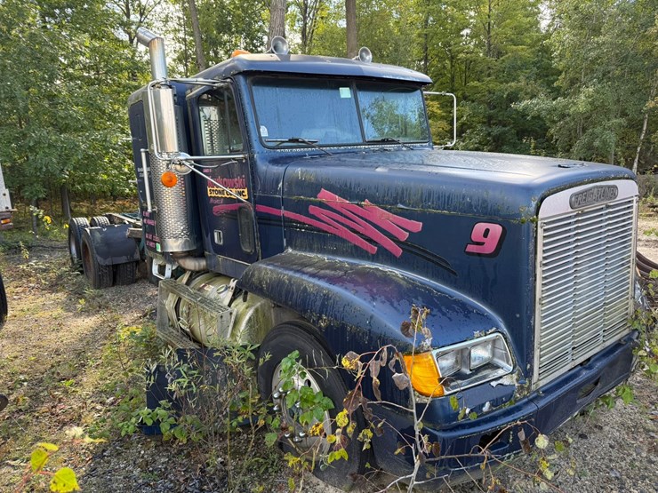 #3509-•-freightliner-sleeper-cab-truck-tractor-image-5