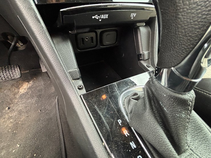 2021-buick-encore-image-39