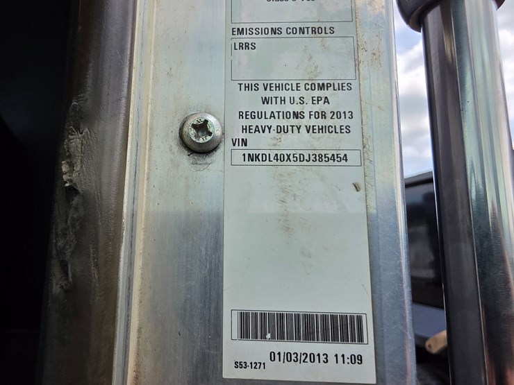 2013-kenworth-t800-image-15