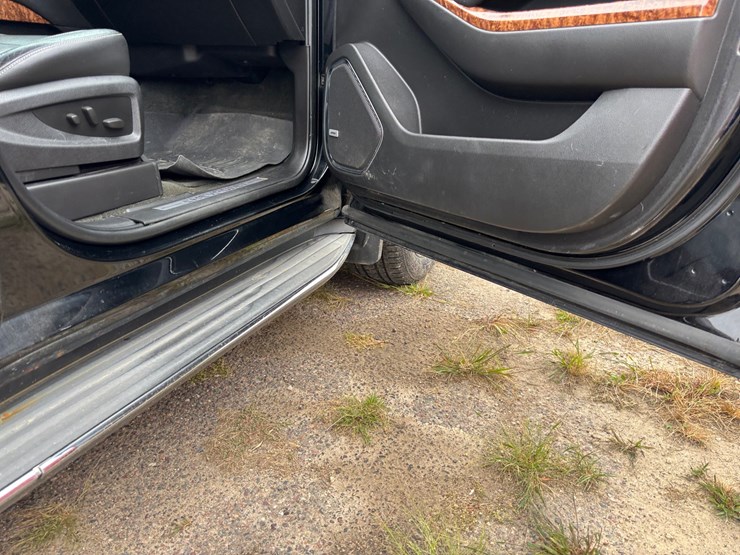 2015-chevrolet-tahoe-ltz-image-54