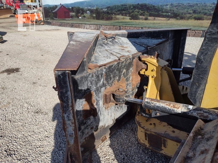 2018-caterpillar-d5k2-xl-image-22