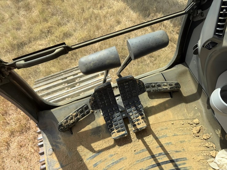 2024-deere-210g-lc-image-70